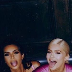 Meet your Posher, Iris